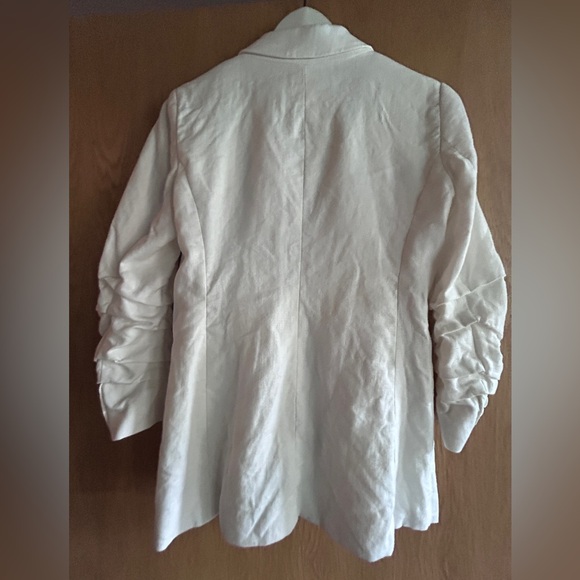 Michael Kors white linen blazer jacket size 2. Gently used. Perfect for summer! - Picture 4 of 5